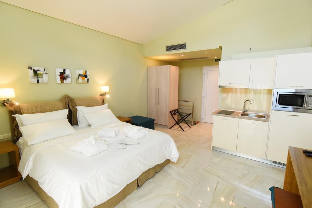 Edem Luxury Apartments Néa Péramos Zimmer foto